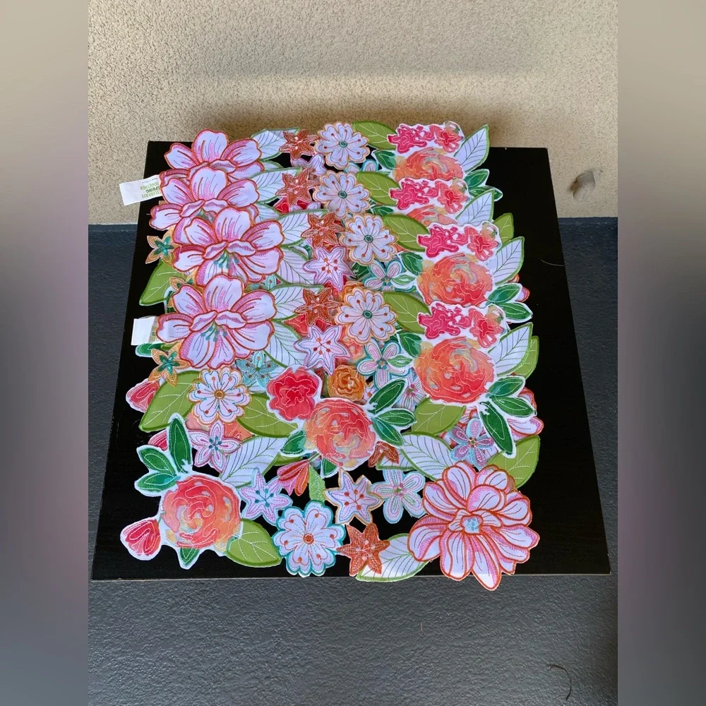 Floral Lace Cutout Table Runner and Napkin Set - Pink/Green